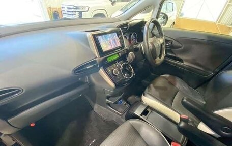 Toyota Wish II, 2017 год, 1 214 000 рублей, 17 фотография