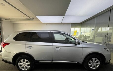 Mitsubishi Outlander III рестайлинг 3, 2017 год, 1 899 000 рублей, 5 фотография