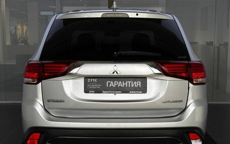 Mitsubishi Outlander III рестайлинг 3, 2017 год, 1 899 000 рублей, 7 фотография
