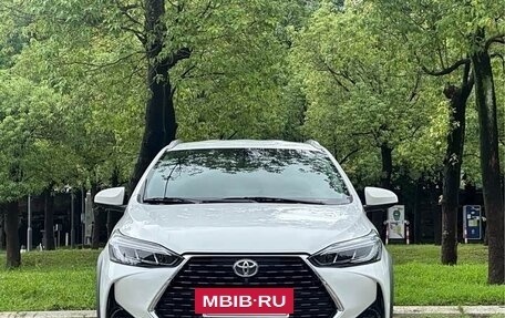 Toyota Yaris XP150 рестайлинг, 2022 год, 1 366 000 рублей, 2 фотография