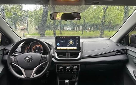 Toyota Yaris XP150 рестайлинг, 2022 год, 1 366 000 рублей, 10 фотография