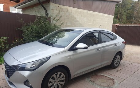 Hyundai Solaris II рестайлинг, 2020 год, 1 555 000 рублей, 3 фотография
