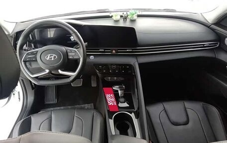 Hyundai Elantra, 2022 год, 1 400 000 рублей, 2 фотография