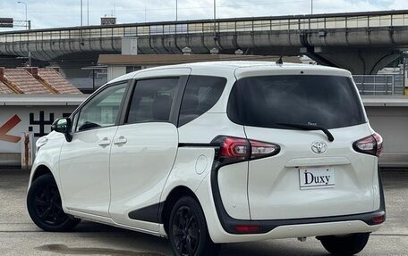Toyota Sienta II, 2022 год, 1 050 000 рублей, 3 фотография