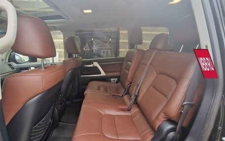 Toyota Land Cruiser 200, 2018 год, 8 200 000 рублей, 11 фотография