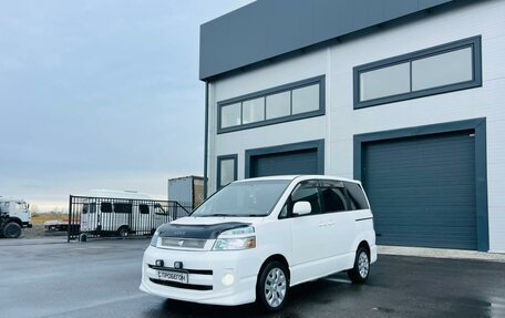 Toyota Voxy II, 2003 год, 1 079 000 рублей, 2 фотография
