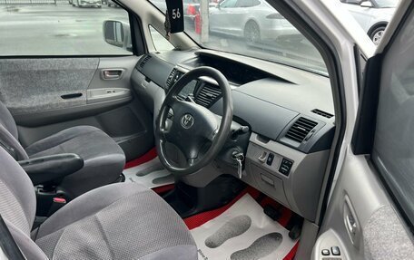 Toyota Voxy II, 2003 год, 1 079 000 рублей, 10 фотография