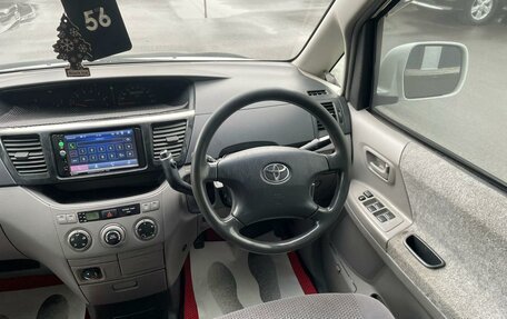 Toyota Voxy II, 2003 год, 1 079 000 рублей, 15 фотография