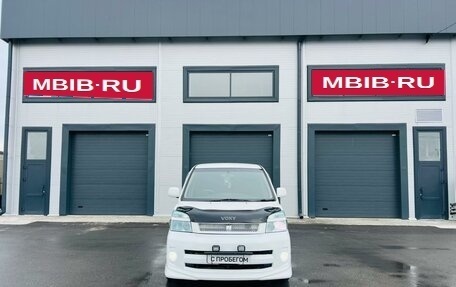 Toyota Voxy II, 2003 год, 1 079 000 рублей, 9 фотография
