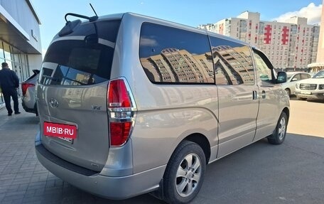Hyundai Grand Starex Grand Starex I рестайлинг 2, 2017 год, 2 699 000 рублей, 3 фотография