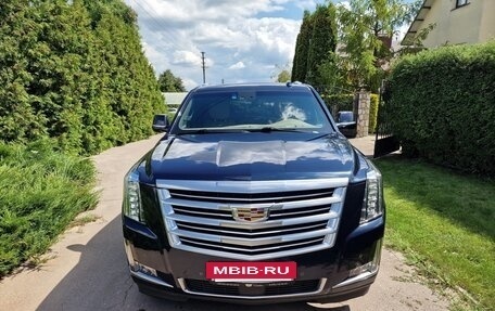 Cadillac Escalade IV, 2019 год, 5 800 000 рублей, 2 фотография