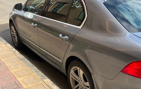 Skoda Superb III рестайлинг, 2011 год, 965 000 рублей, 2 фотография