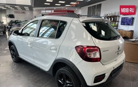 Renault Sandero II рестайлинг, 2019 год, 949 000 рублей, 3 фотография