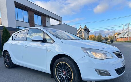 Opel Astra J, 2010 год, 430 000 рублей, 1 фотография