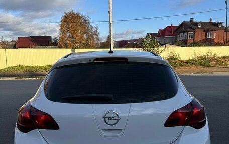 Opel Astra J, 2010 год, 430 000 рублей, 3 фотография
