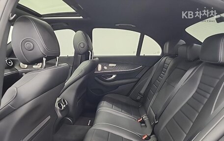 Mercedes-Benz E-Класс AMG, 2022 год, 5 123 023 рублей, 13 фотография