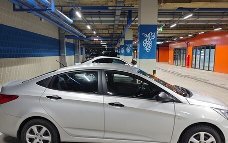 Hyundai Solaris II рестайлинг, 2013 год, 830 000 рублей, 1 фотография