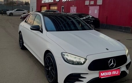 Mercedes-Benz E-Класс, 2022 год, 5 600 000 рублей, 1 фотография