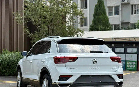 Volkswagen T-Roc I, 2021 год, 1 650 213 рублей, 2 фотография