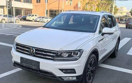 Volkswagen Tiguan II, 2021 год, 2 900 010 рублей, 3 фотография