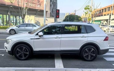 Volkswagen Tiguan II, 2021 год, 2 900 010 рублей, 7 фотография