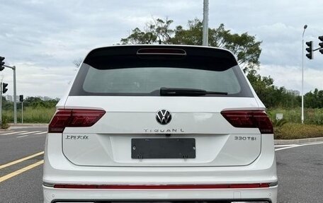 Volkswagen Tiguan II, 2021 год, 2 000 000 рублей, 5 фотография