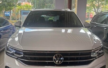 Volkswagen Tiguan II, 2021 год, 2 000 000 рублей, 7 фотография