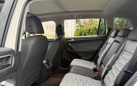 Volkswagen Tiguan II, 2021 год, 2 000 000 рублей, 11 фотография