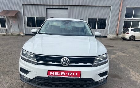 Volkswagen Tiguan II, 2019 год, 2 350 000 рублей, 1 фотография