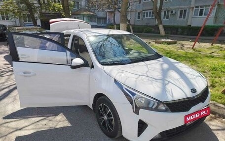 KIA Rio IV, 2021 год, 1 600 000 рублей, 2 фотография