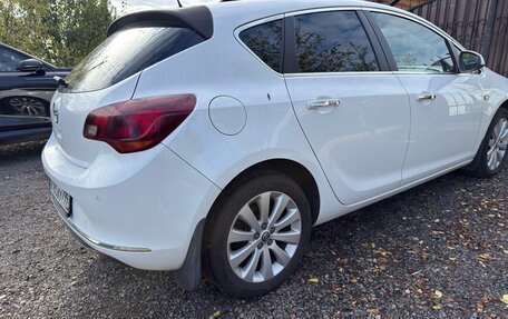 Opel Astra J, 2013 год, 850 000 рублей, 4 фотография