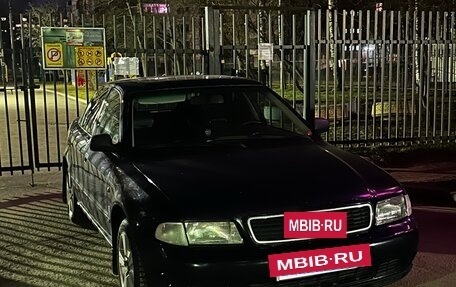 Audi A4, 1995 год, 200 000 рублей, 4 фотография