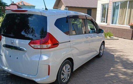 Honda Freed II, 2022 год, 1 750 000 рублей, 5 фотография