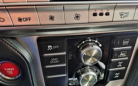 Toyota Land Cruiser Prado 150 рестайлинг 2, 2019 год, 7 000 000 рублей, 2 фотография