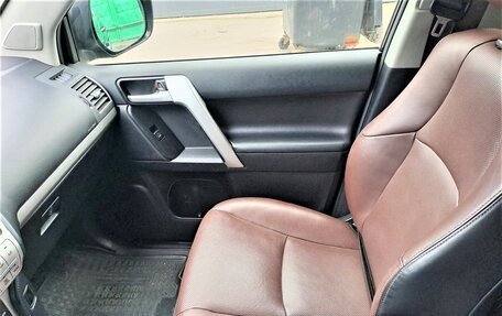 Toyota Land Cruiser Prado 150 рестайлинг 2, 2019 год, 7 000 000 рублей, 17 фотография