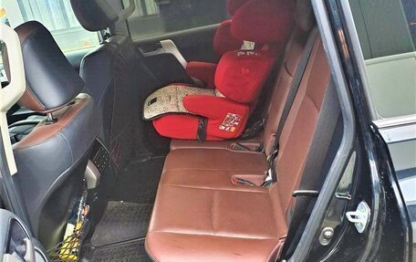 Toyota Land Cruiser Prado 150 рестайлинг 2, 2019 год, 7 000 000 рублей, 12 фотография