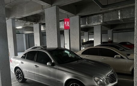 Mercedes-Benz E-Класс, 2004 год, 950 000 рублей, 3 фотография