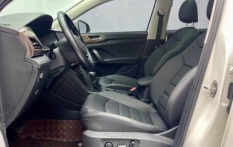 Volkswagen Tiguan II, 2021 год, 1 458 277 рублей, 8 фотография