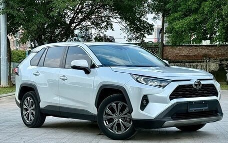 Toyota RAV4, 2023 год, 2 445 000 рублей, 3 фотография