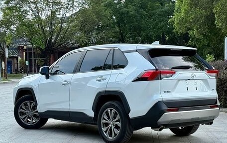 Toyota RAV4, 2023 год, 2 445 000 рублей, 8 фотография