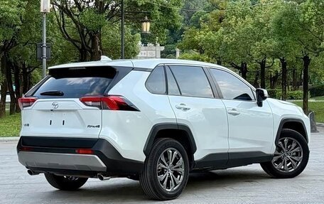Toyota RAV4, 2023 год, 2 445 000 рублей, 6 фотография
