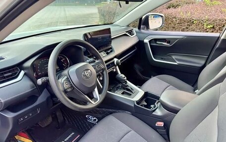 Toyota RAV4, 2023 год, 2 445 000 рублей, 11 фотография