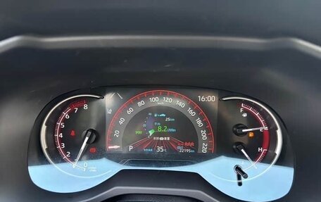 Toyota RAV4, 2023 год, 2 445 000 рублей, 15 фотография