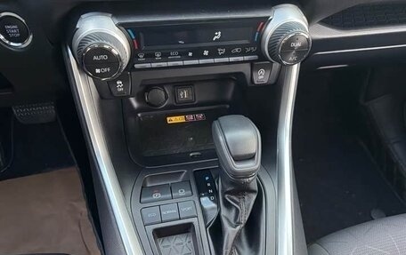 Toyota RAV4, 2023 год, 2 445 000 рублей, 17 фотография