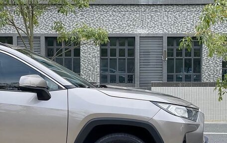 Toyota RAV4, 2021 год, 2 217 600 рублей, 4 фотография