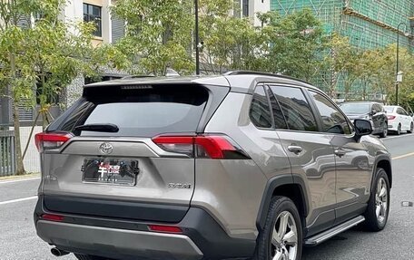Toyota RAV4, 2021 год, 2 217 600 рублей, 15 фотография
