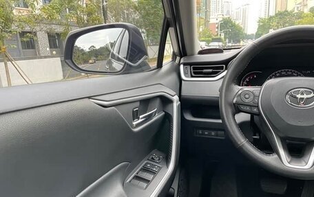 Toyota RAV4, 2021 год, 2 217 600 рублей, 7 фотография