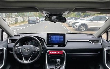 Toyota RAV4, 2021 год, 2 217 600 рублей, 9 фотография