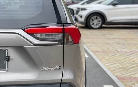 Toyota RAV4, 2021 год, 2 217 600 рублей, 27 фотография