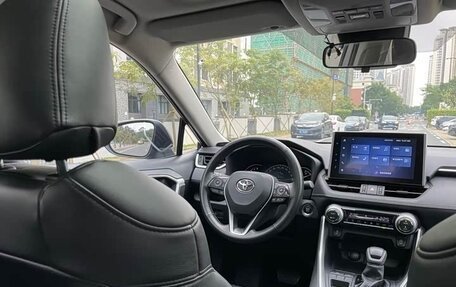 Toyota RAV4, 2021 год, 2 217 600 рублей, 25 фотография